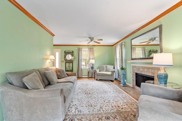 14 Oriole Circle, Shrewsbury, MA 01545