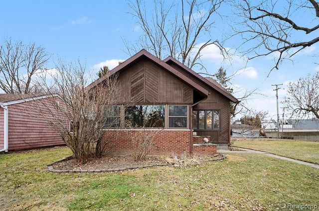 23043 Francis Street, Saint Clair Shores, MI 48082