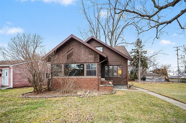 23043 Francis Street, Saint Clair Shores, MI 48082