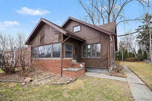 23043 Francis Street, Saint Clair Shores, MI 48082