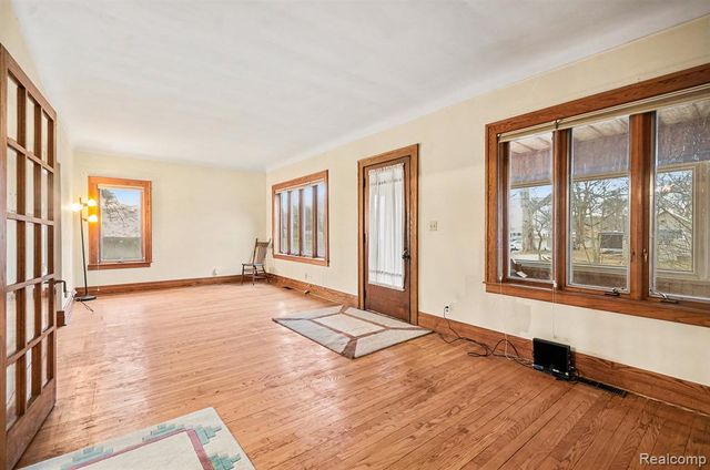 23043 Francis Street, Saint Clair Shores, MI 48082