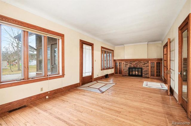 23043 Francis Street, Saint Clair Shores, MI 48082