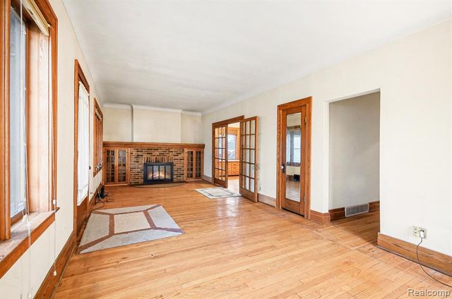 23043 Francis Street, Saint Clair Shores, MI 48082