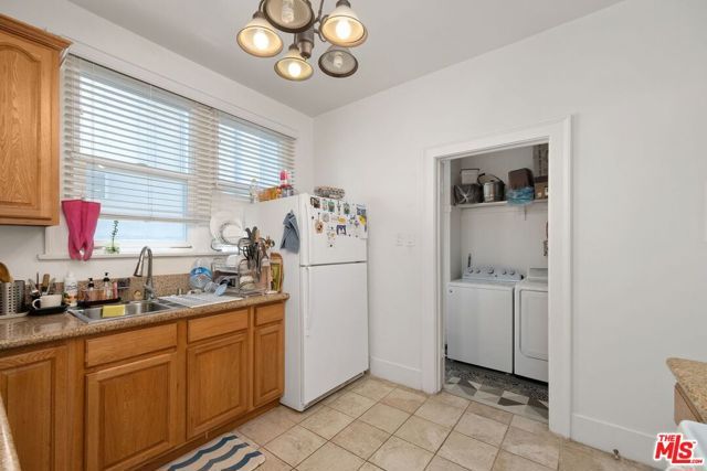 1415 S St Andrews Place, Los Angeles, CA 90019