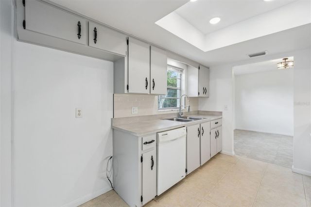 1679 E APACHE CIRCLE, Deltona, FL 32725