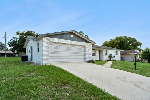 1679 E APACHE CIRCLE, Deltona, FL 32725