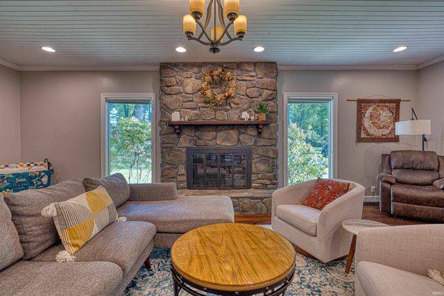 179 E Lake Inwood Drive, Princeton, IN 47670