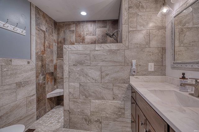 179 E Lake Inwood Drive, Princeton, IN 47670