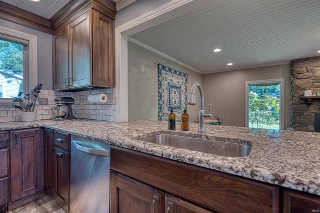 179 E Lake Inwood Drive, Princeton, IN 47670