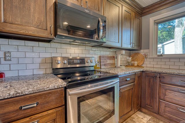 179 E Lake Inwood Drive, Princeton, IN 47670