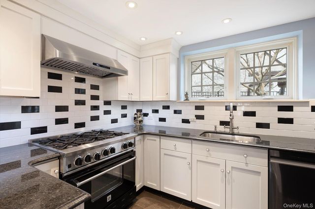 101 Long Drive, Hempstead, NY 11550