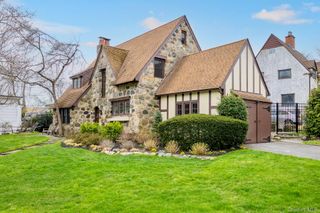 101 Long Drive, Hempstead, NY 11550