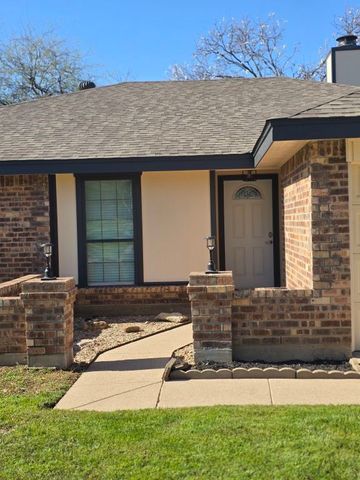 6412 Canyon Circle, Fort Worth, TX 76133