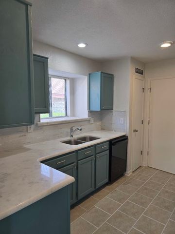 6412 Canyon Circle, Fort Worth, TX 76133