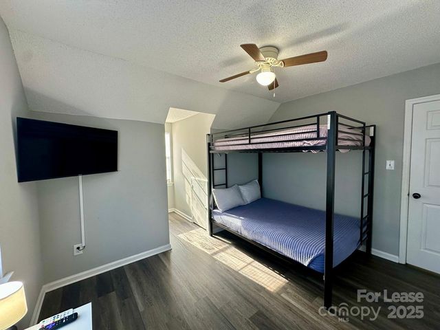 9501 Pondside Lane, Charlotte, NC 28213