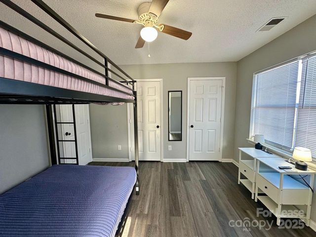 9501 Pondside Lane, Charlotte, NC 28213