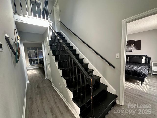 9501 Pondside Lane, Charlotte, NC 28213