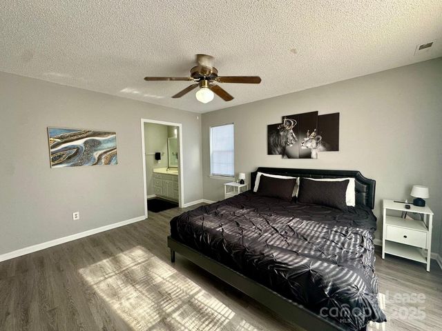 9501 Pondside Lane, Charlotte, NC 28213