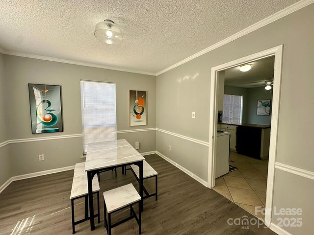 9501 Pondside Lane, Charlotte, NC 28213