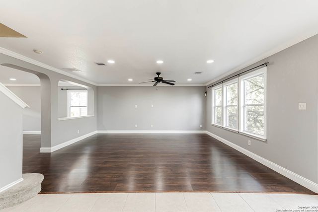 10323 Medio Crk., San Antonio, TX 78245