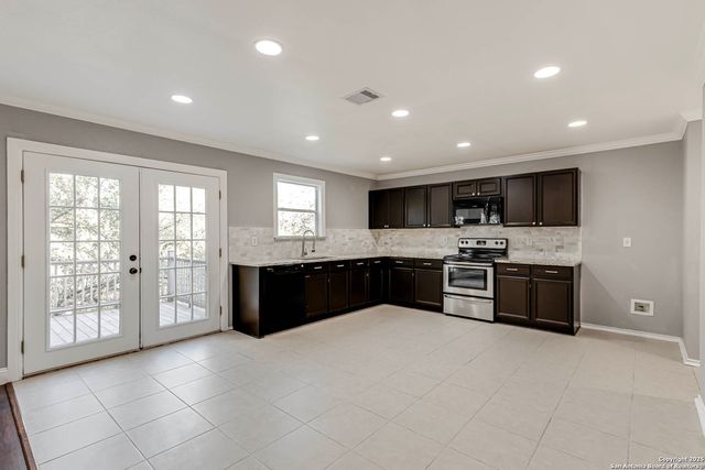 10323 Medio Crk., San Antonio, TX 78245