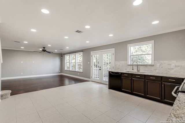 10323 Medio Crk., San Antonio, TX 78245