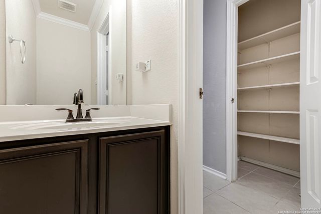 10323 Medio Crk., San Antonio, TX 78245