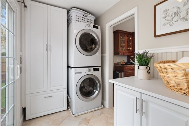 349 Washington St, Melrose, MA 02176
