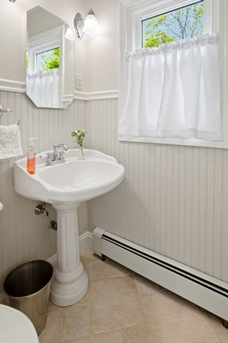 349 Washington St, Melrose, MA 02176