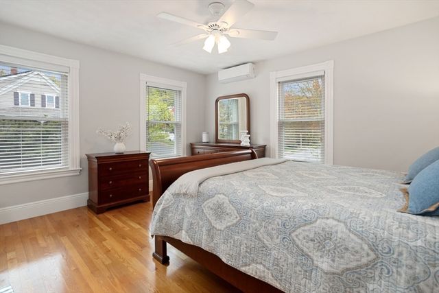 349 Washington St, Melrose, MA 02176