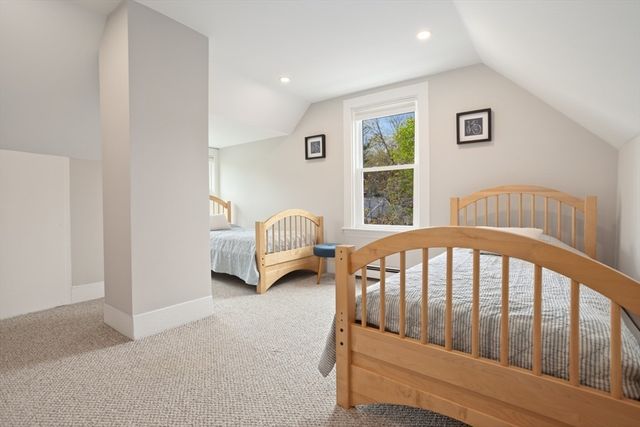 349 Washington St, Melrose, MA 02176