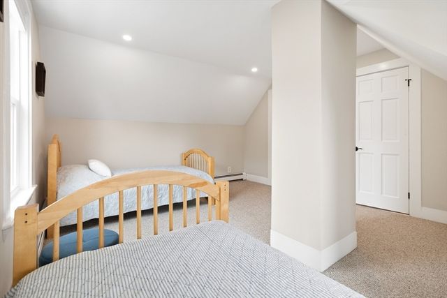 349 Washington St, Melrose, MA 02176