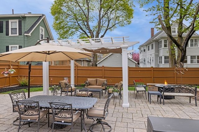 349 Washington St, Melrose, MA 02176