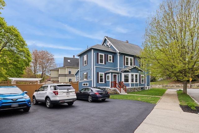 349 Washington St, Melrose, MA 02176