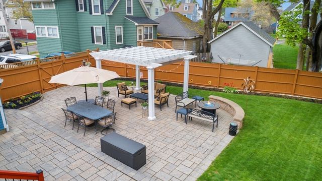 349 Washington St, Melrose, MA 02176
