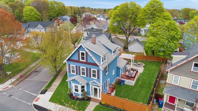 349 Washington St, Melrose, MA 02176