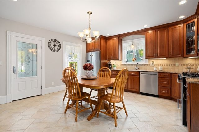 349 Washington St, Melrose, MA 02176