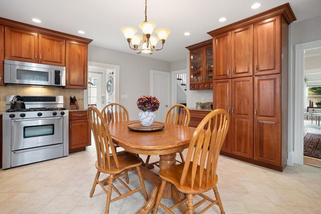 349 Washington St, Melrose, MA 02176
