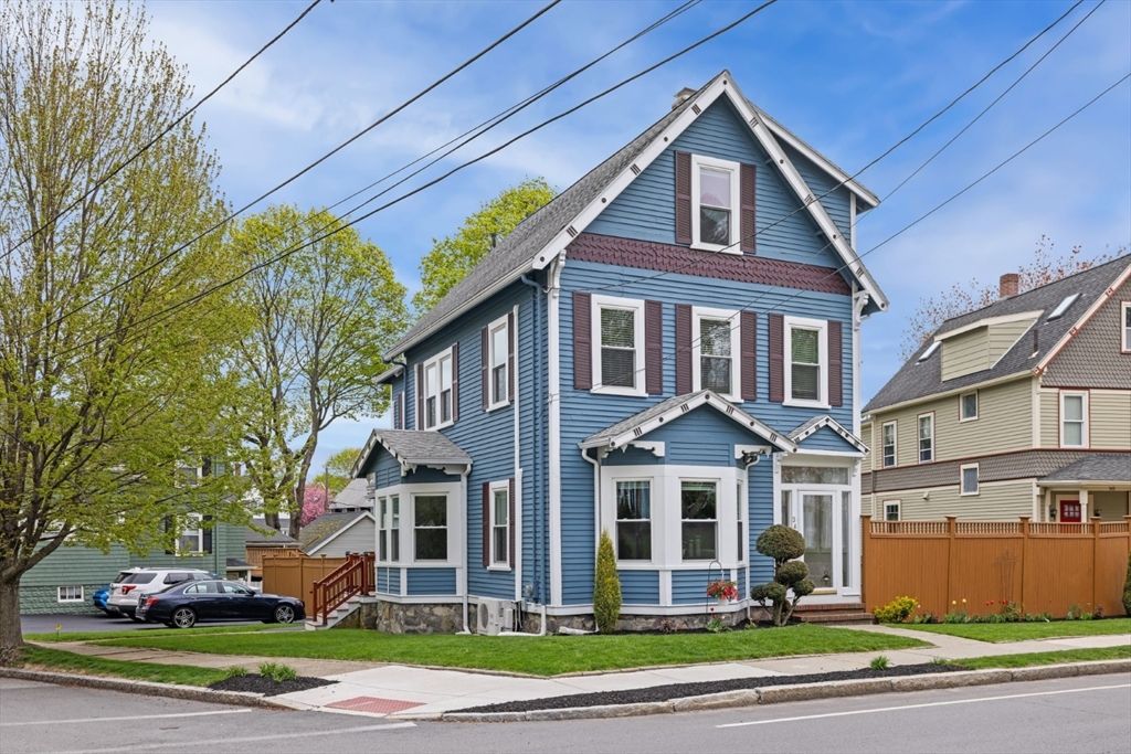 349 Washington St, Melrose, MA 02176