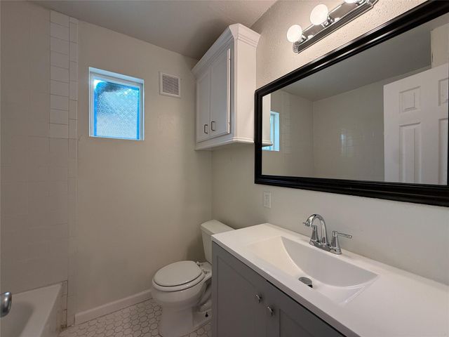 1801 Cortlandt Street 4, Houston, TX 77008