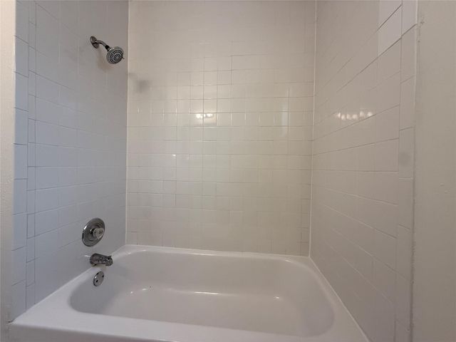 1801 Cortlandt Street 4, Houston, TX 77008