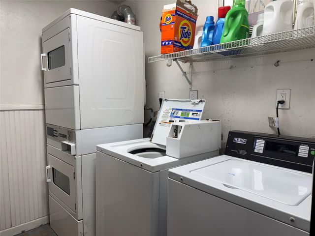 1801 Cortlandt Street 4, Houston, TX 77008