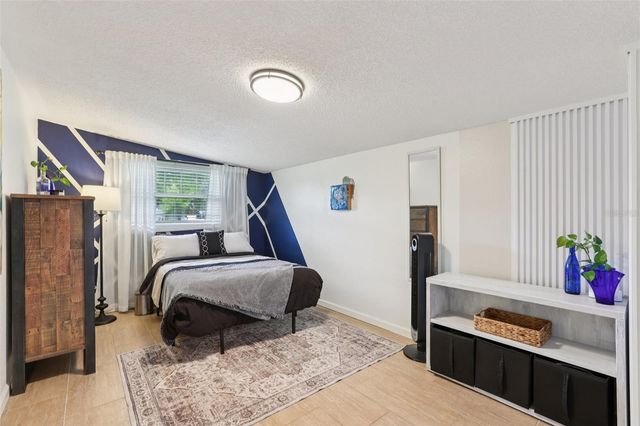 7805 N GLEN AVENUE, Tampa, FL 33614