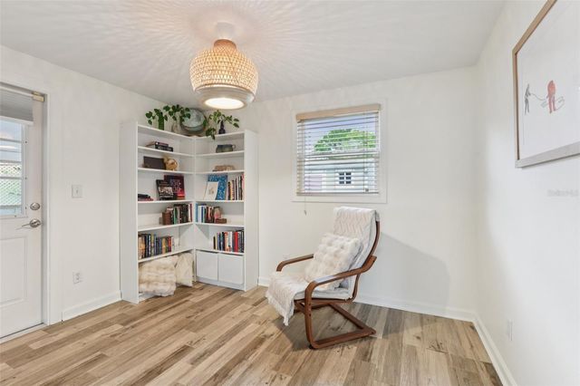 7805 N GLEN AVENUE, Tampa, FL 33614