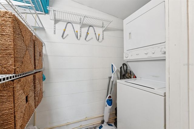 7805 N GLEN AVENUE, Tampa, FL 33614