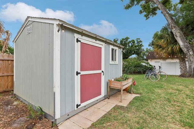 7805 N GLEN AVENUE, Tampa, FL 33614