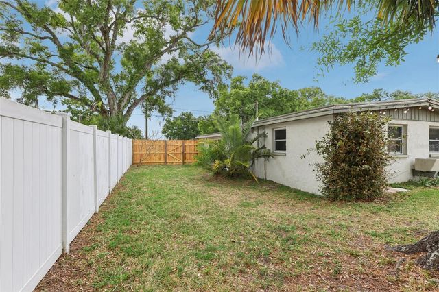 7805 N GLEN AVENUE, Tampa, FL 33614
