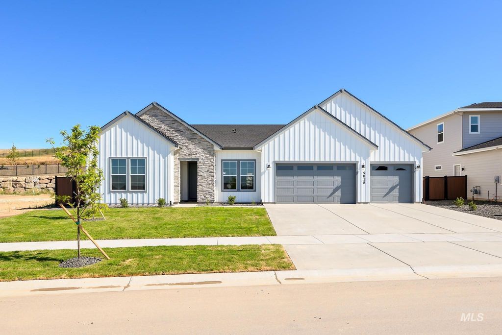 9818 W Nicasio Dr, Star, ID 83669