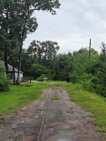 600 Rachel B Scott Avenue, Cleveland, TX 77327