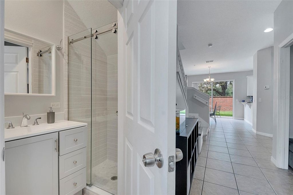 Image 11 of property listing at 9454 SILVER BUTTONWOOD STREET, Orlando, FL 32832